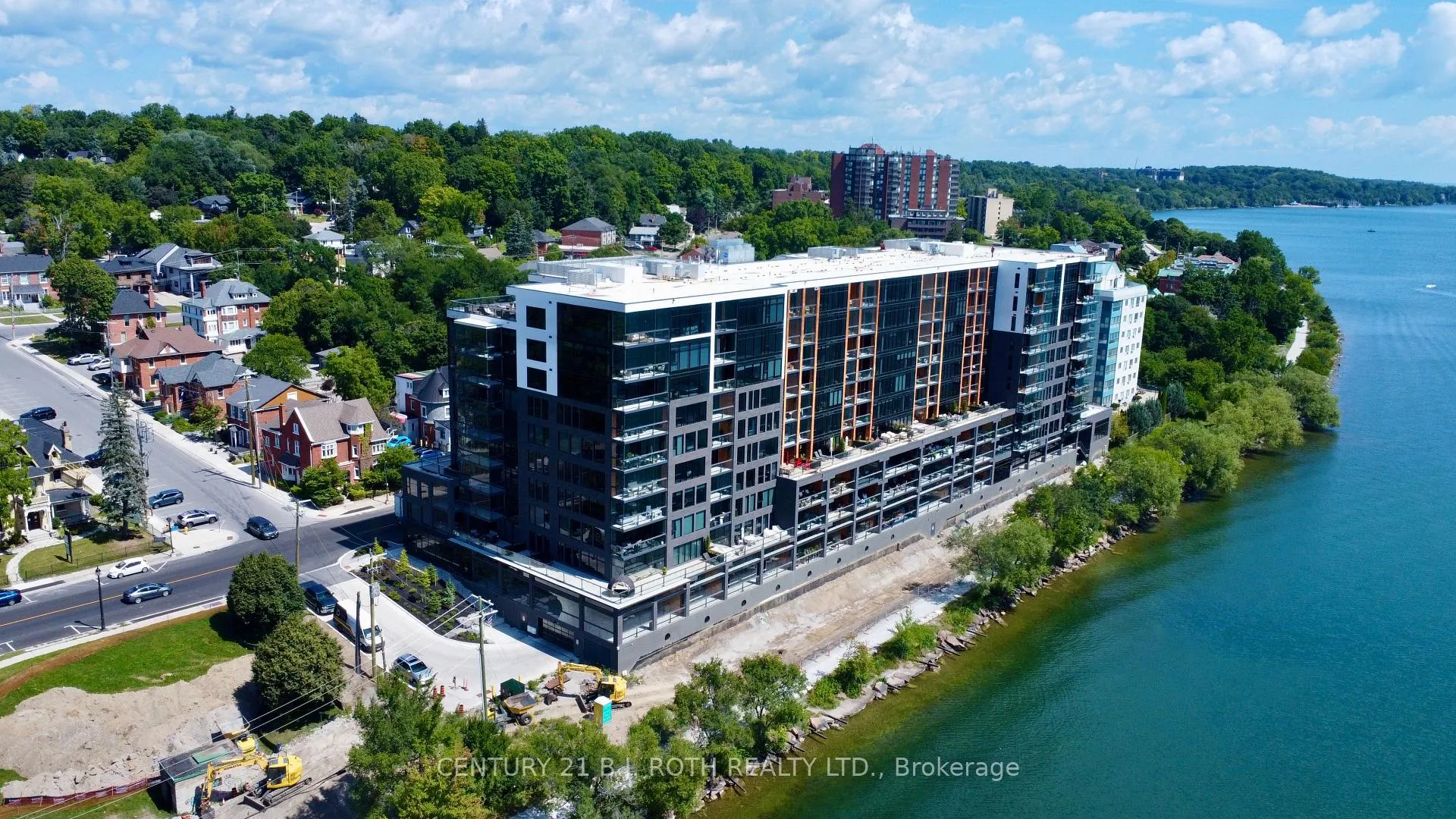 Front of Unit 703, 185 Dunlop Street E