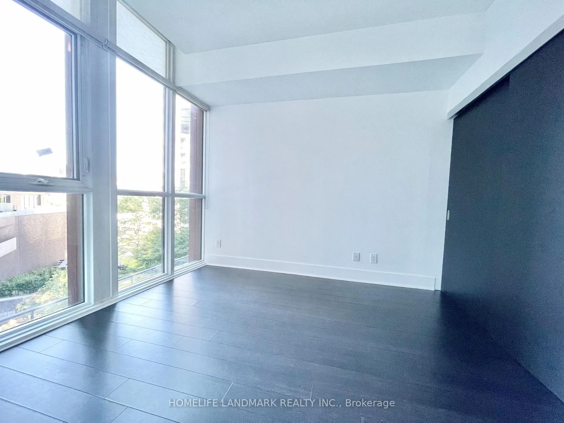 Photo 8 of Unit 402, 32 Davenport Road, Toronto, The Annex — HOMEH