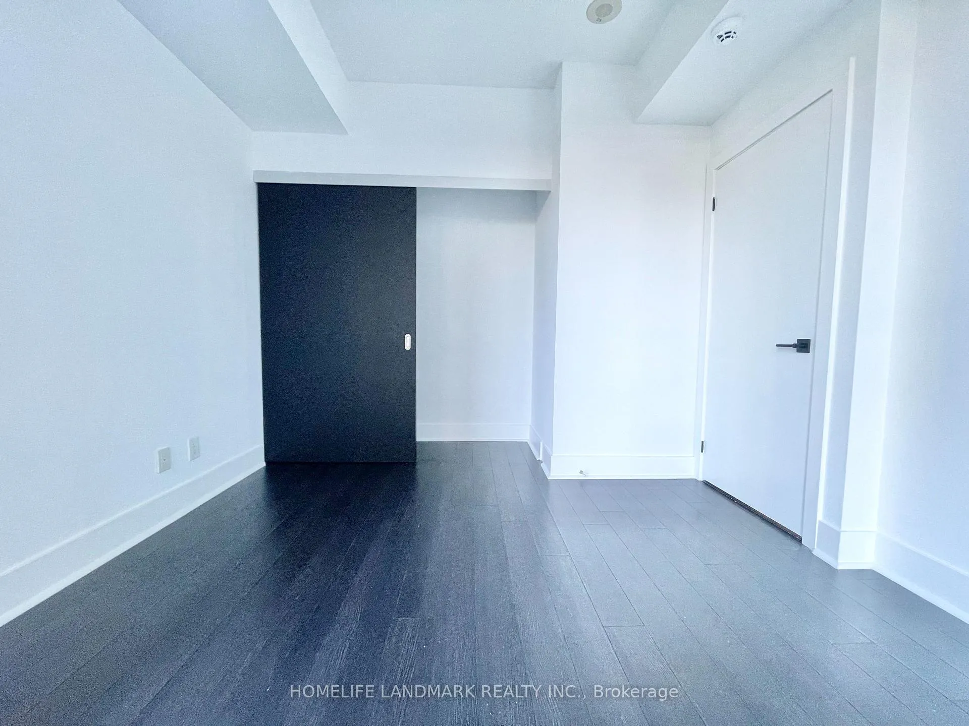 Photo 10 of Unit 402, 32 Davenport Road, Toronto, The Annex — HOMEH