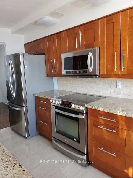 Photo 5 of Unit 1001, 120 Promenade Circle, Vaughan, Brownridge — HOMEH
