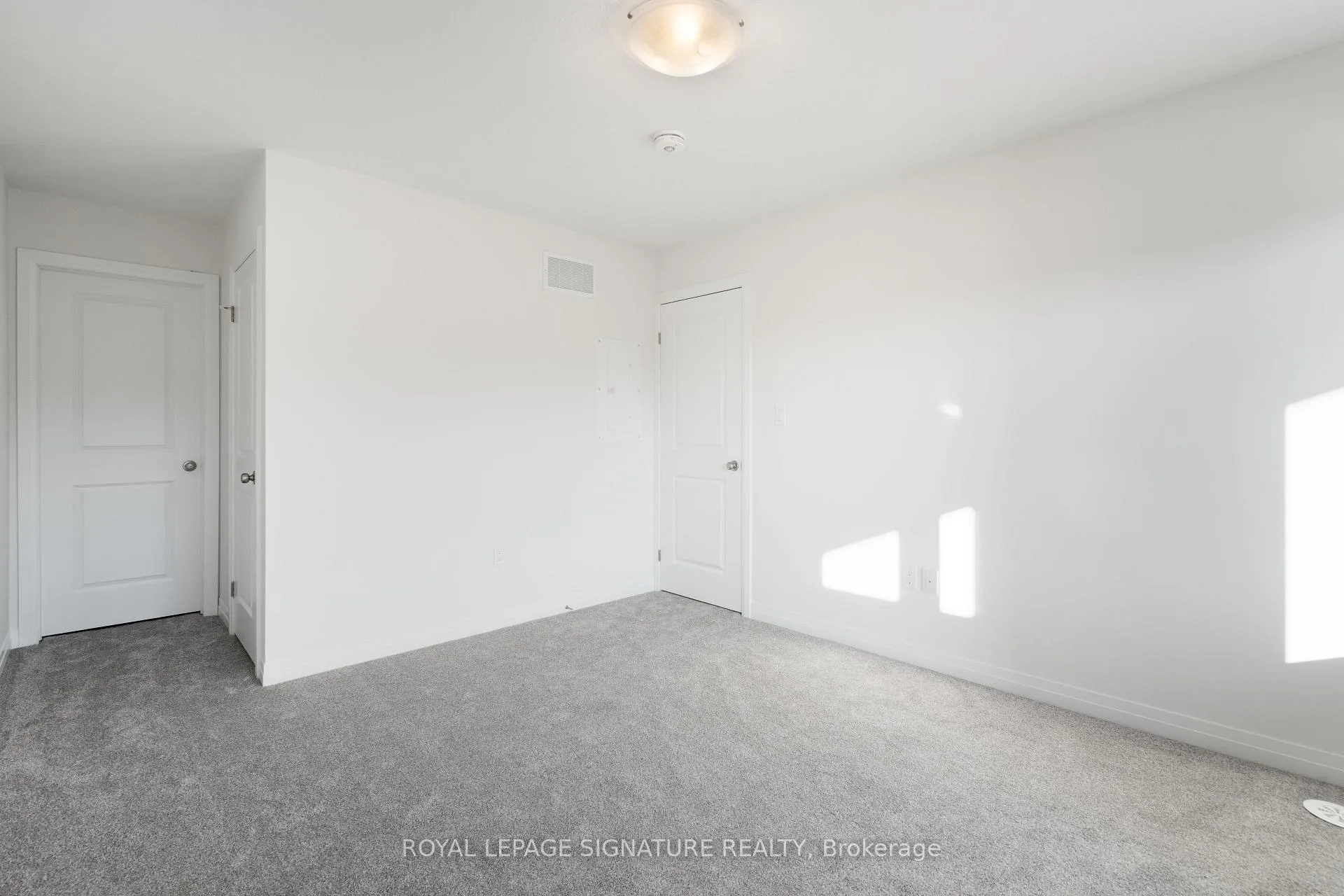 Photo 5 of Unit 56, 56 Thatcher Drive E, Guelph, Kortright East — HOMEH