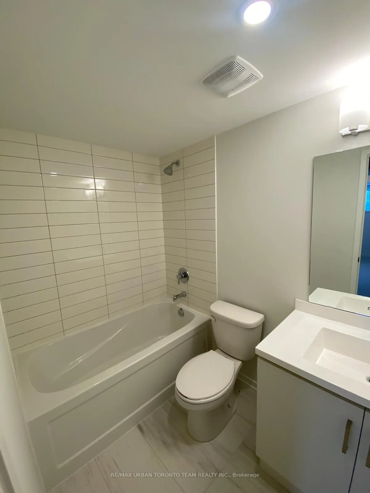 Photo 15 of Unit 325, 130 Honeycrisp Crescent, Vaughan, Vaughan Corporate Centre — HOMEH