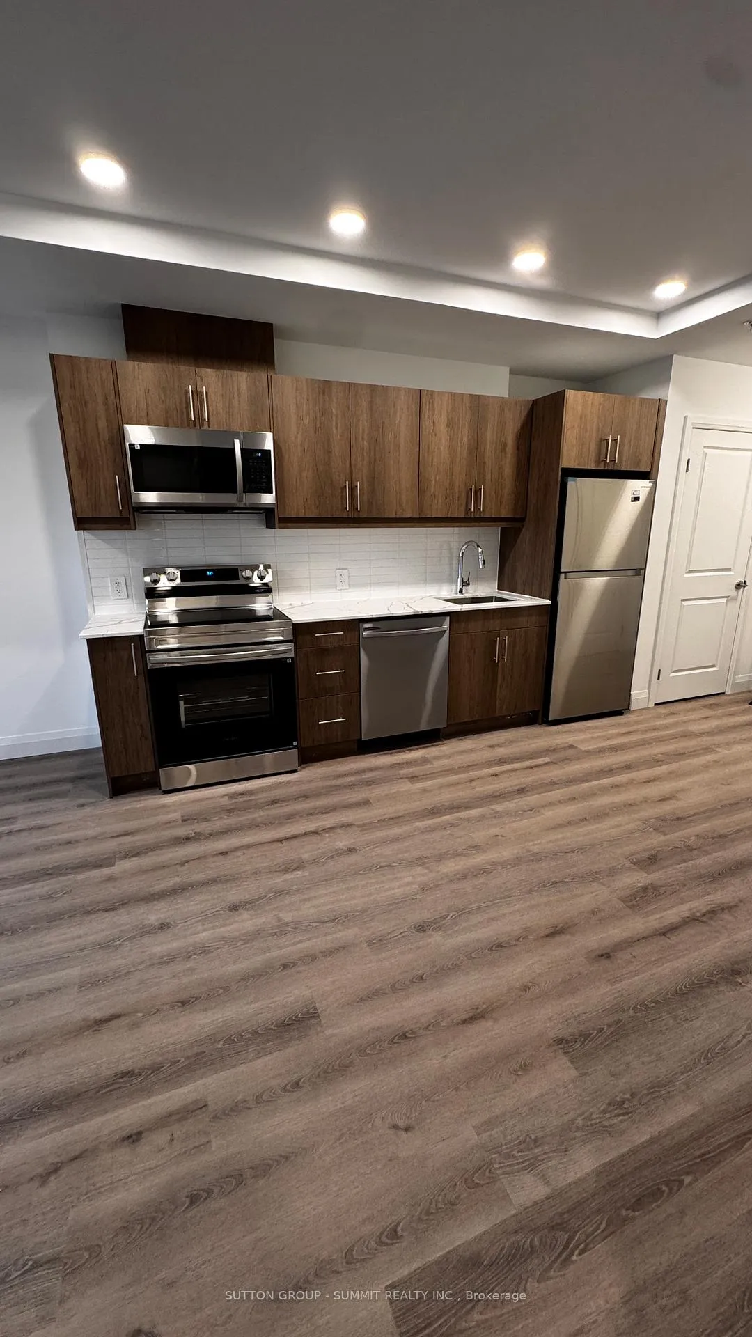 Photo 4 of Unit 909, 1333 Weber Street E, Kitchener — HOMEH