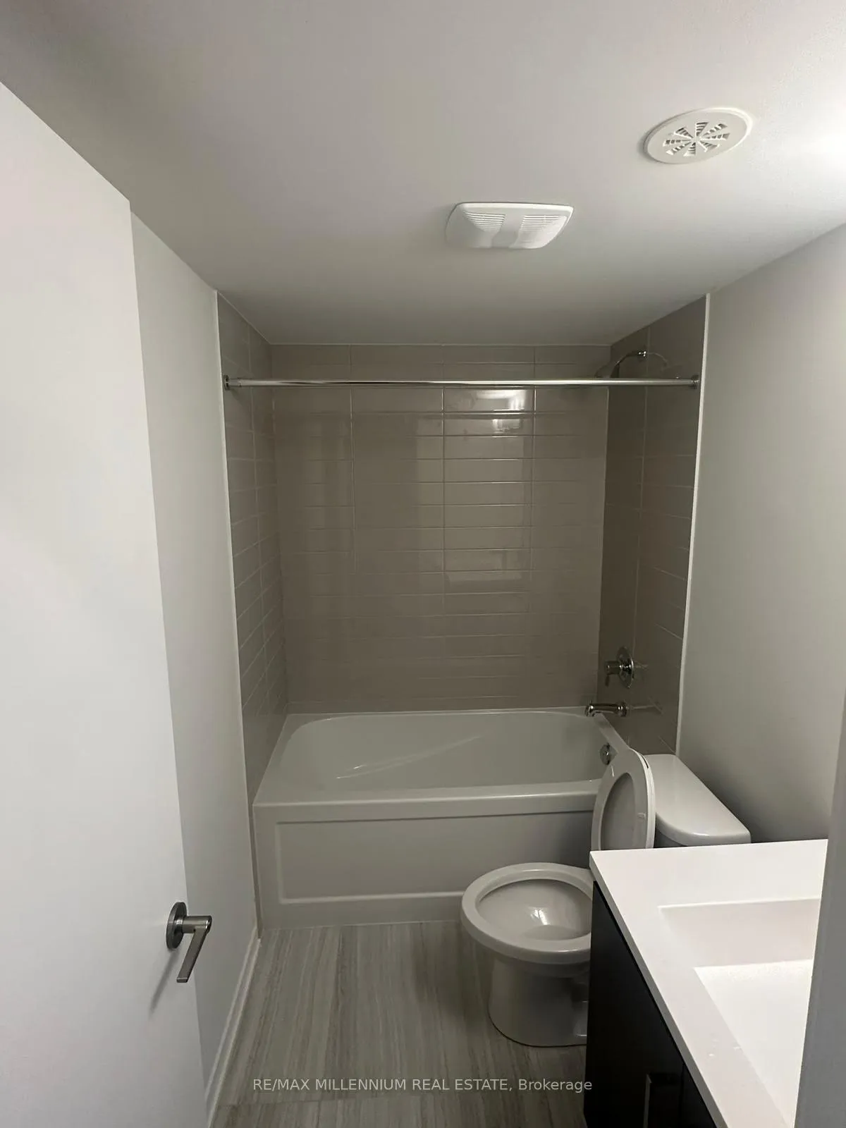 Photo 10 of Unit 276, 150 Honeycrisp Crescent, Vaughan, Vaughan Corporate Centre — HOMEH