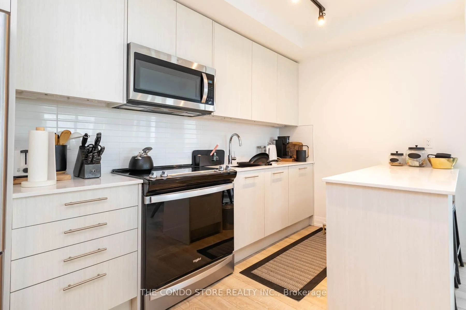 Photo 11 of Unit 1408, 286 Main Street, Toronto, East End-Danforth — HOMEH