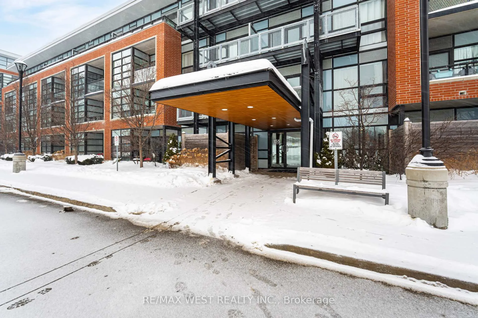 Front of Unit 319, 155 St Leger Street
