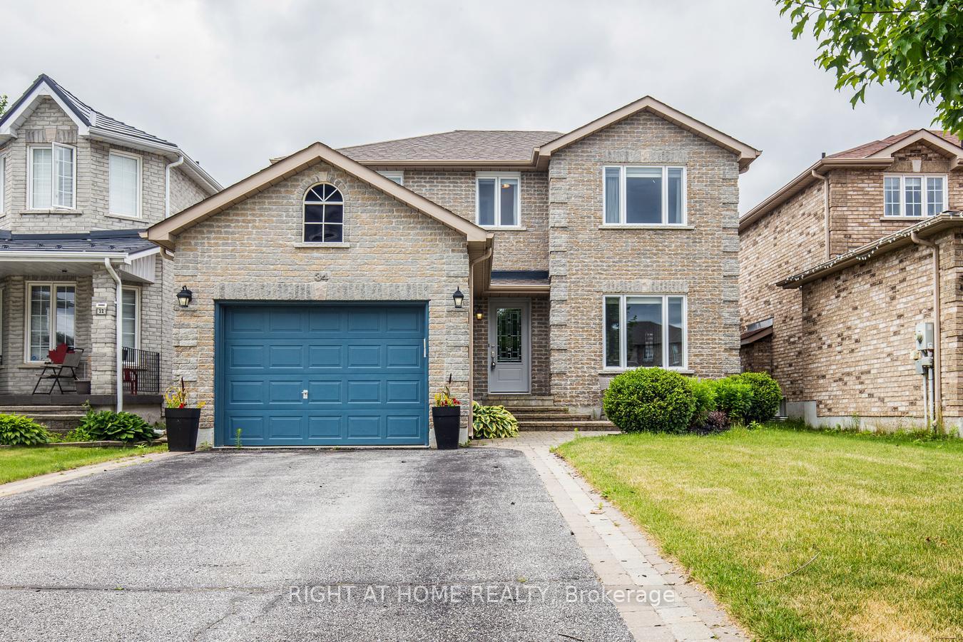 Photo 1 of 34 Lang Drive, Barrie, 400 West — HOMEH
