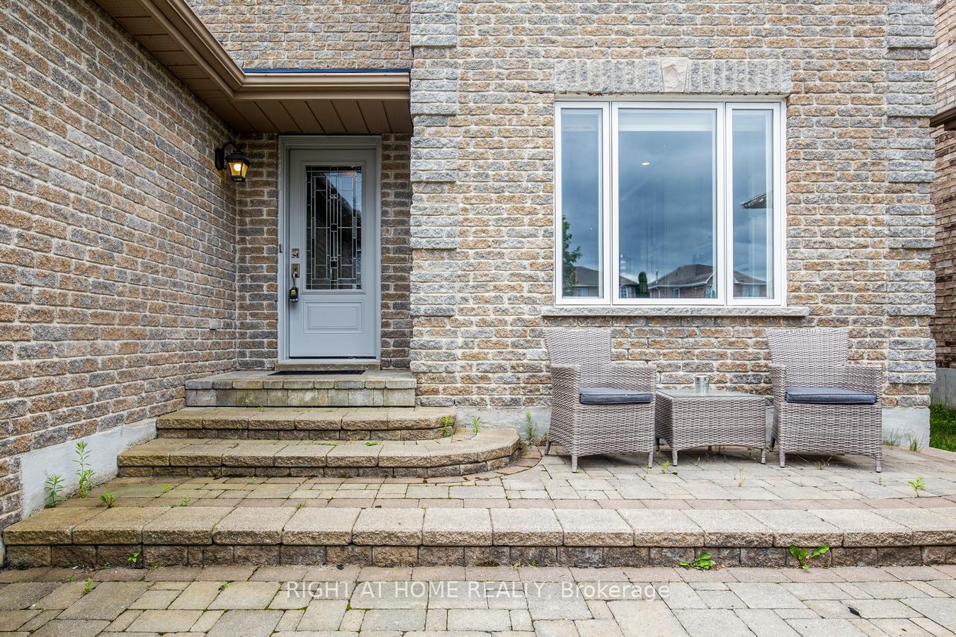 Photo 3 of 34 Lang Drive, Barrie, 400 West — HOMEH