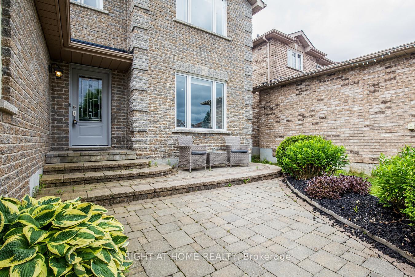 Photo 4 of 34 Lang Drive, Barrie, 400 West — HOMEH