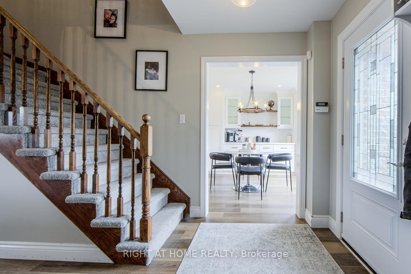 Photo 5 of 34 Lang Drive, Barrie, 400 West — HOMEH