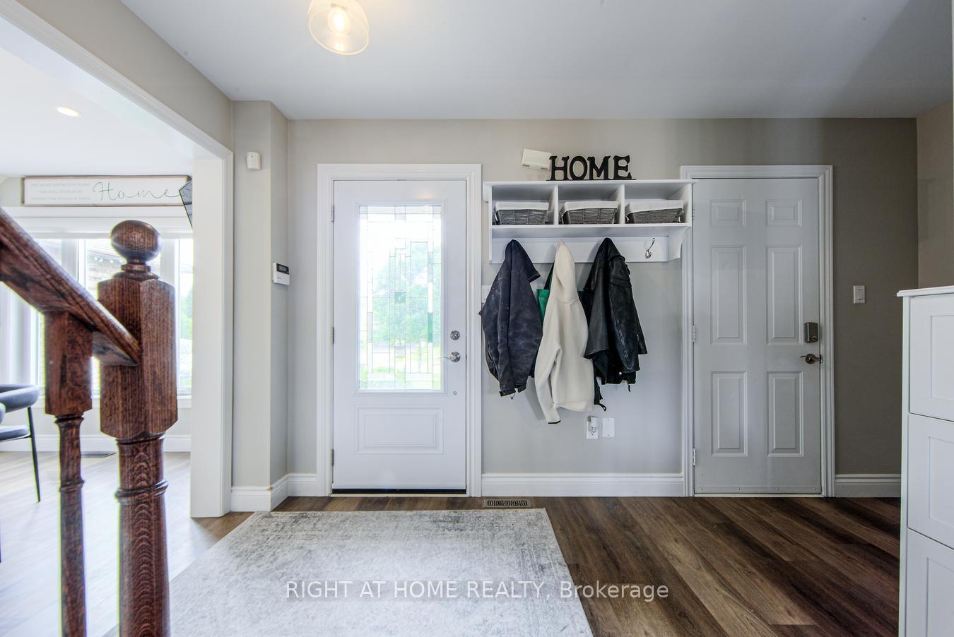 Photo 7 of 34 Lang Drive, Barrie, 400 West — HOMEH
