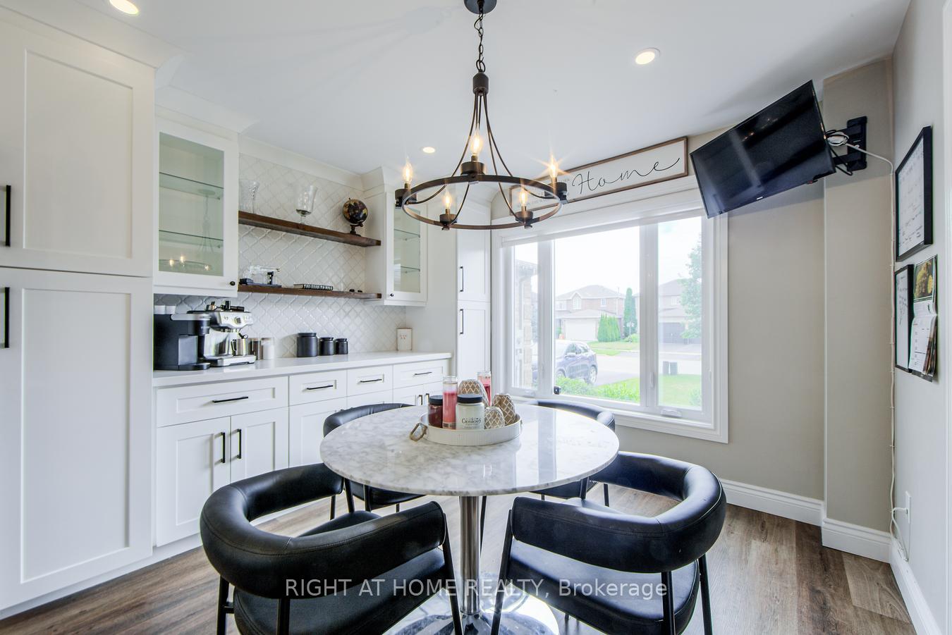 Photo 18 of 34 Lang Drive, Barrie, 400 West — HOMEH