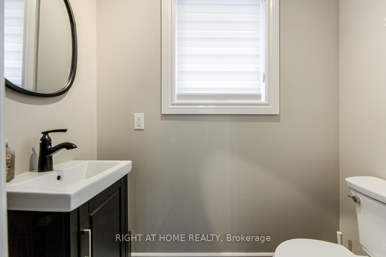 Photo 22 of 34 Lang Drive, Barrie, 400 West — HOMEH