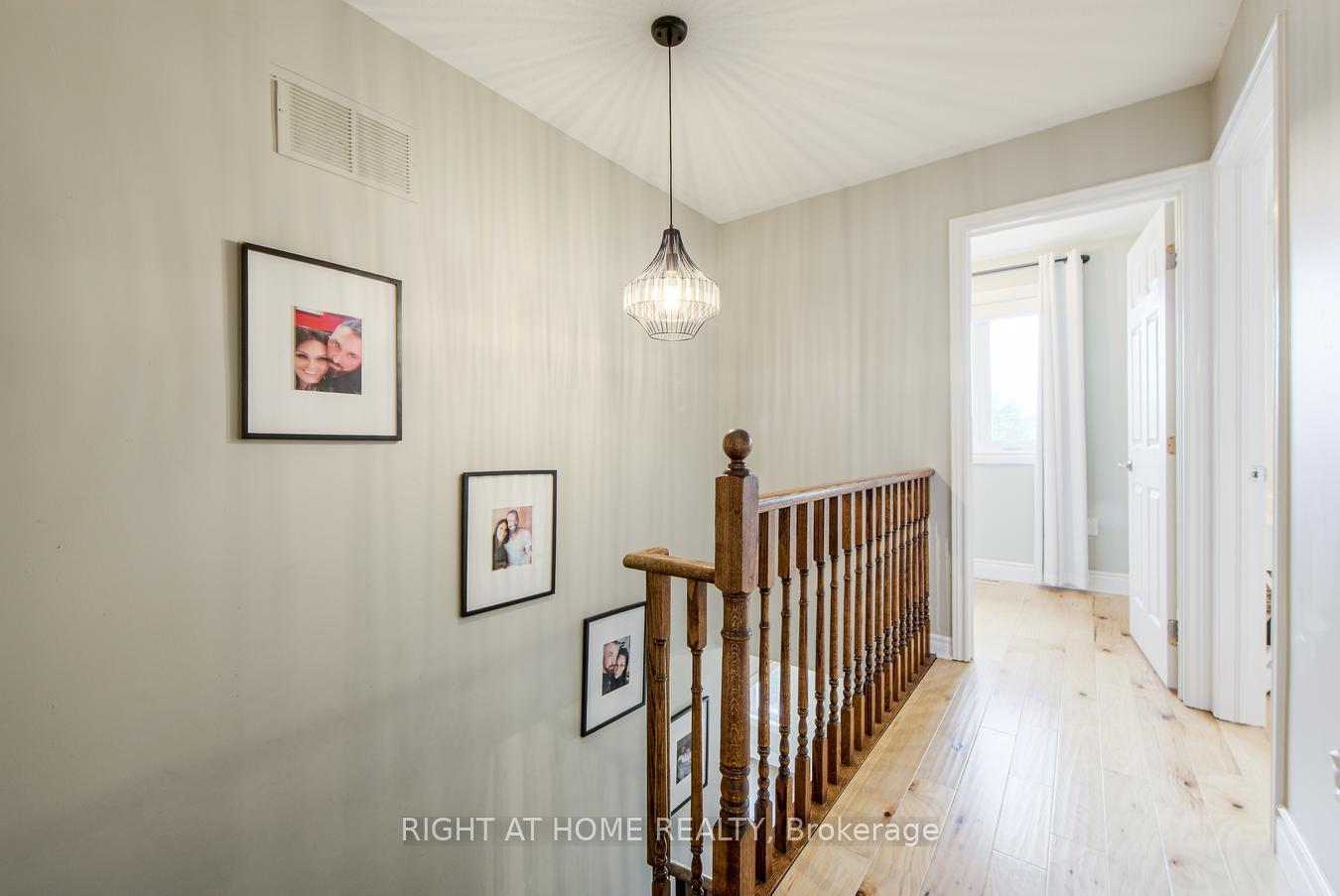 Photo 23 of 34 Lang Drive, Barrie, 400 West — HOMEH