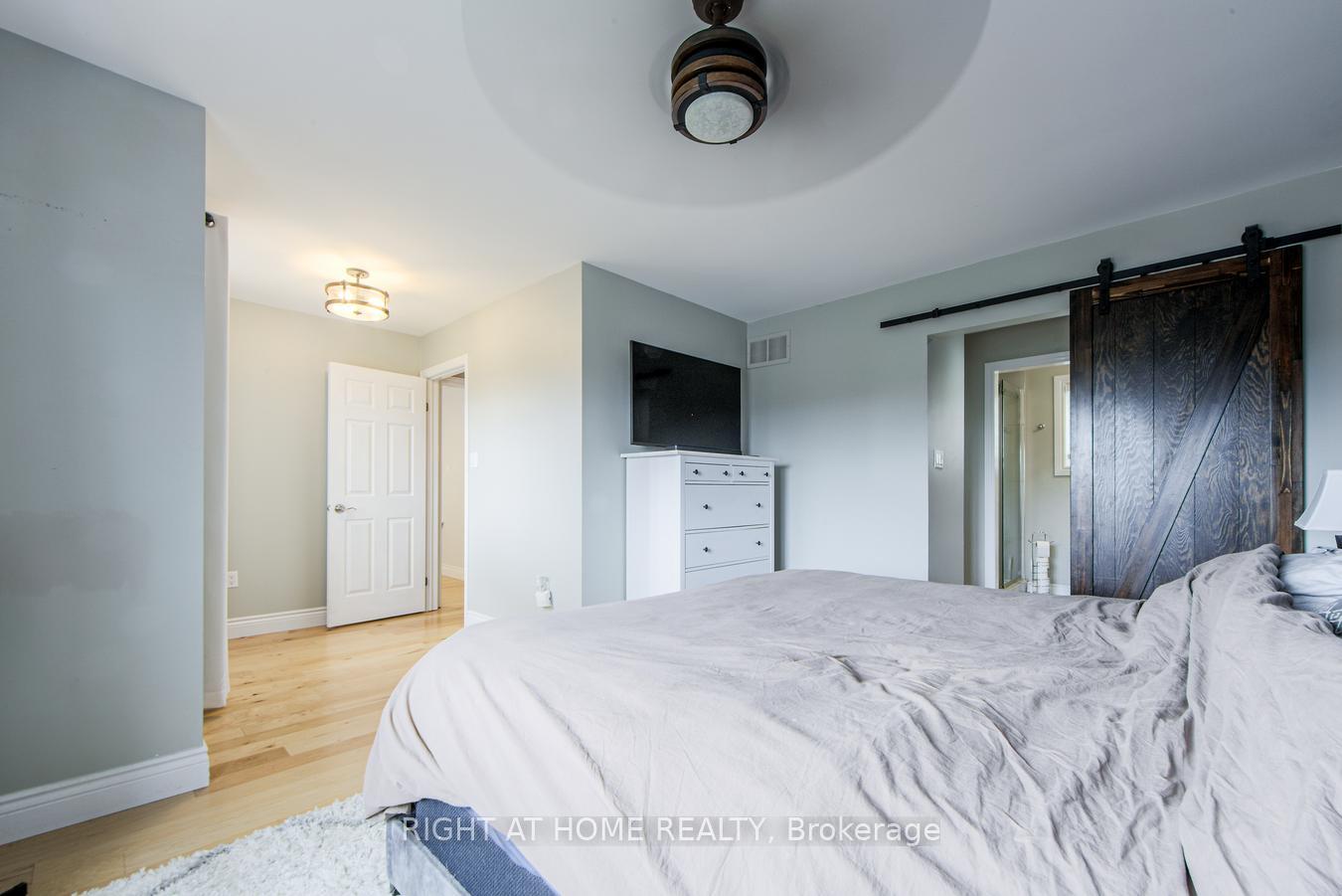 Photo 27 of 34 Lang Drive, Barrie, 400 West — HOMEH