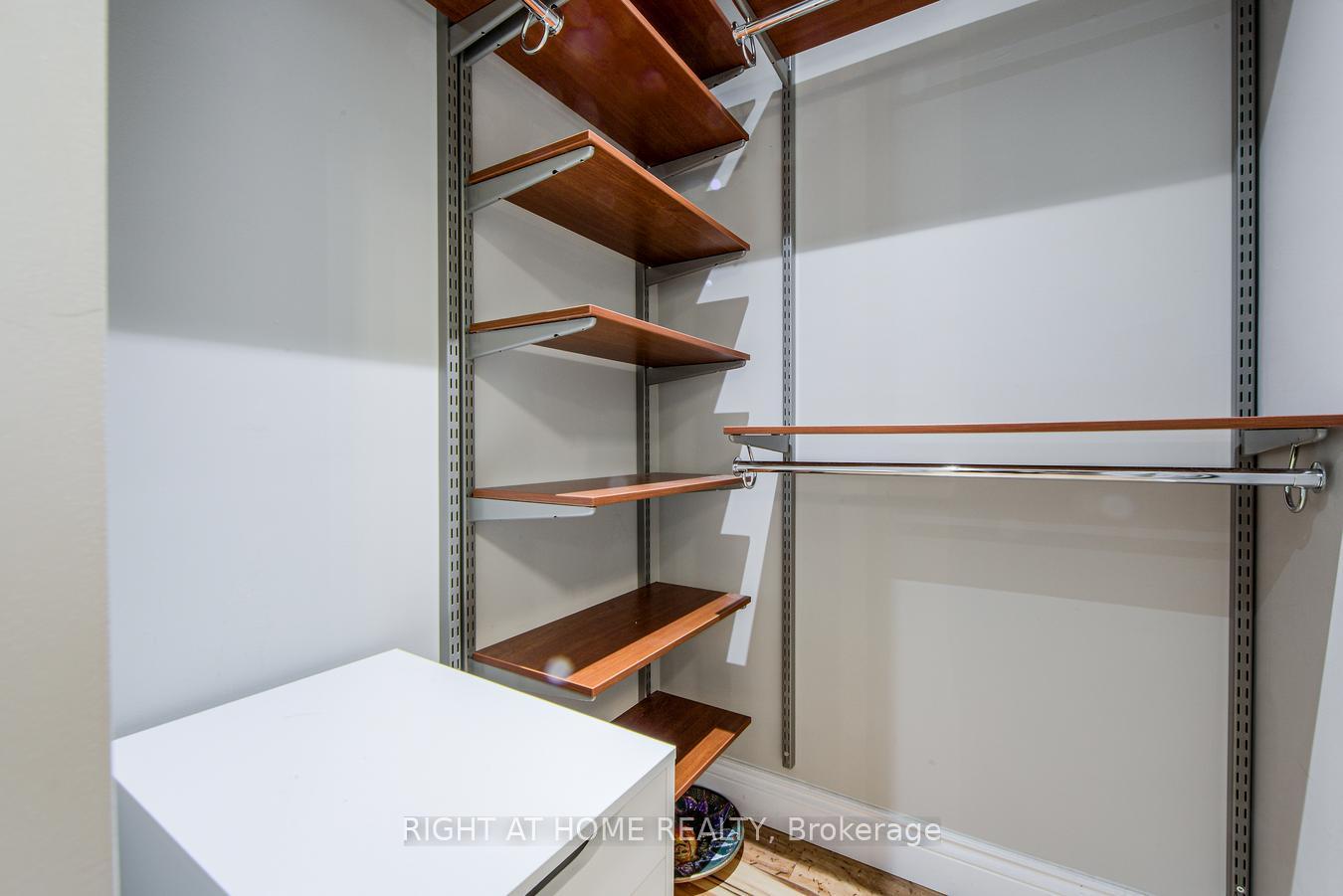 Photo 30 of 34 Lang Drive, Barrie, 400 West — HOMEH