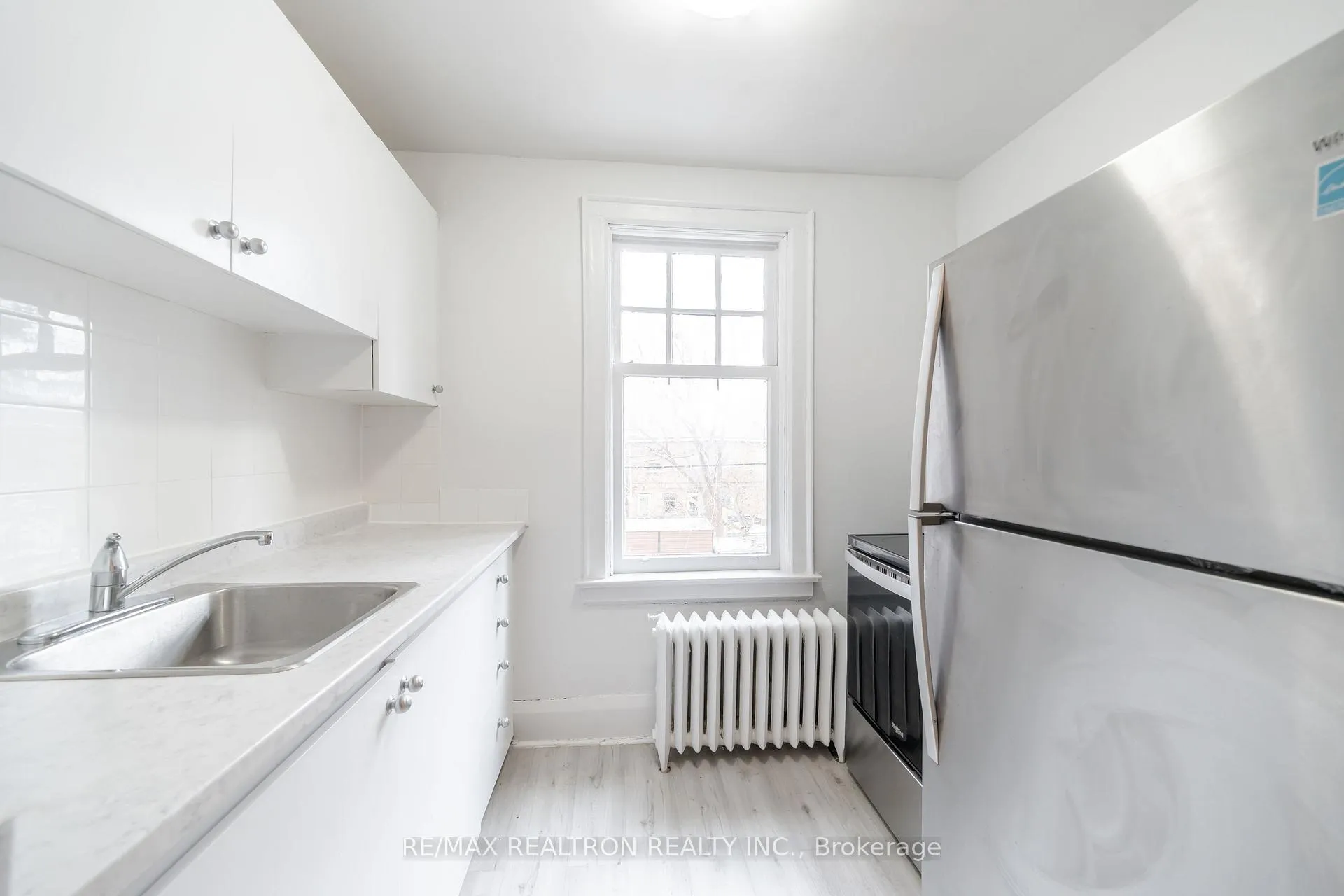 Photo 6 of Unit 47, 4 Kingston Road, Toronto, Woodbine Corridor — HOMEH