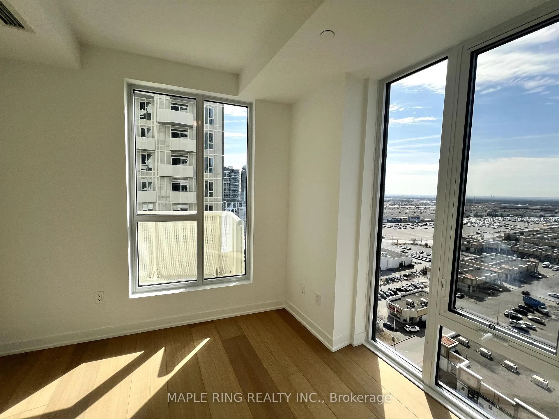 Photo 3 of Unit 1623, 498 Caldari Road, Vaughan, Concord — HOMEH