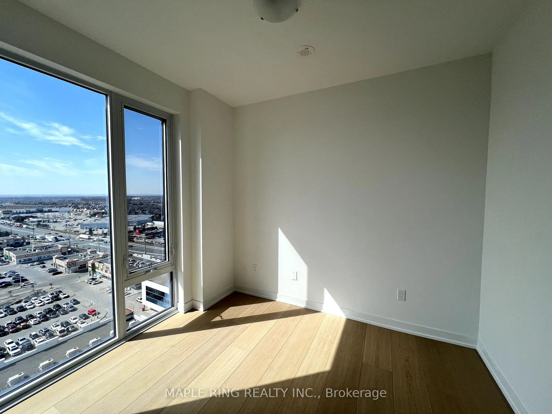 Photo 4 of Unit 1623, 498 Caldari Road, Vaughan, Concord — HOMEH