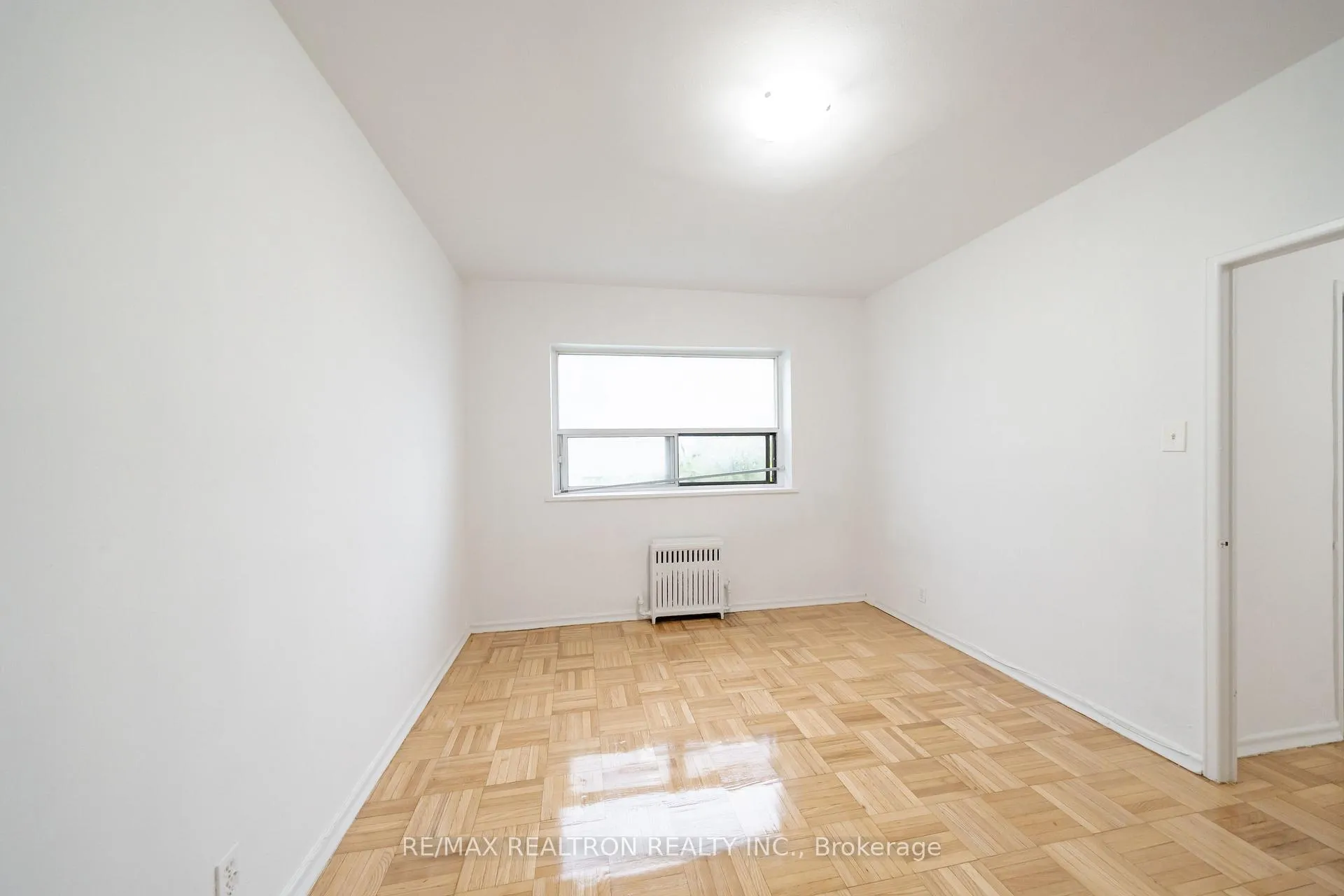 Photo 2 of Unit 8, 156 Kingston Road, Toronto, Woodbine Corridor — HOMEH