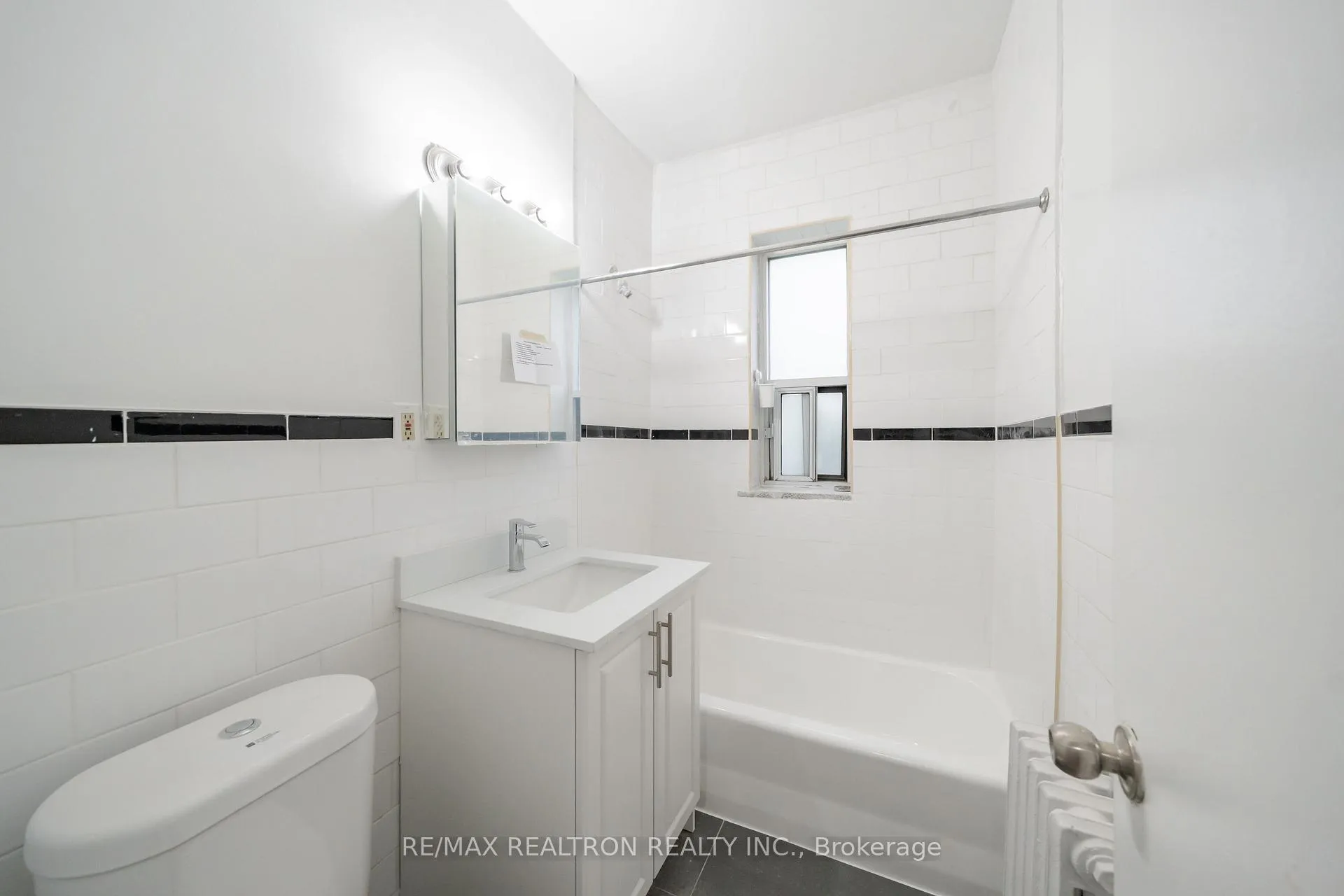 Photo 8 of Unit 8, 156 Kingston Road, Toronto, Woodbine Corridor — HOMEH