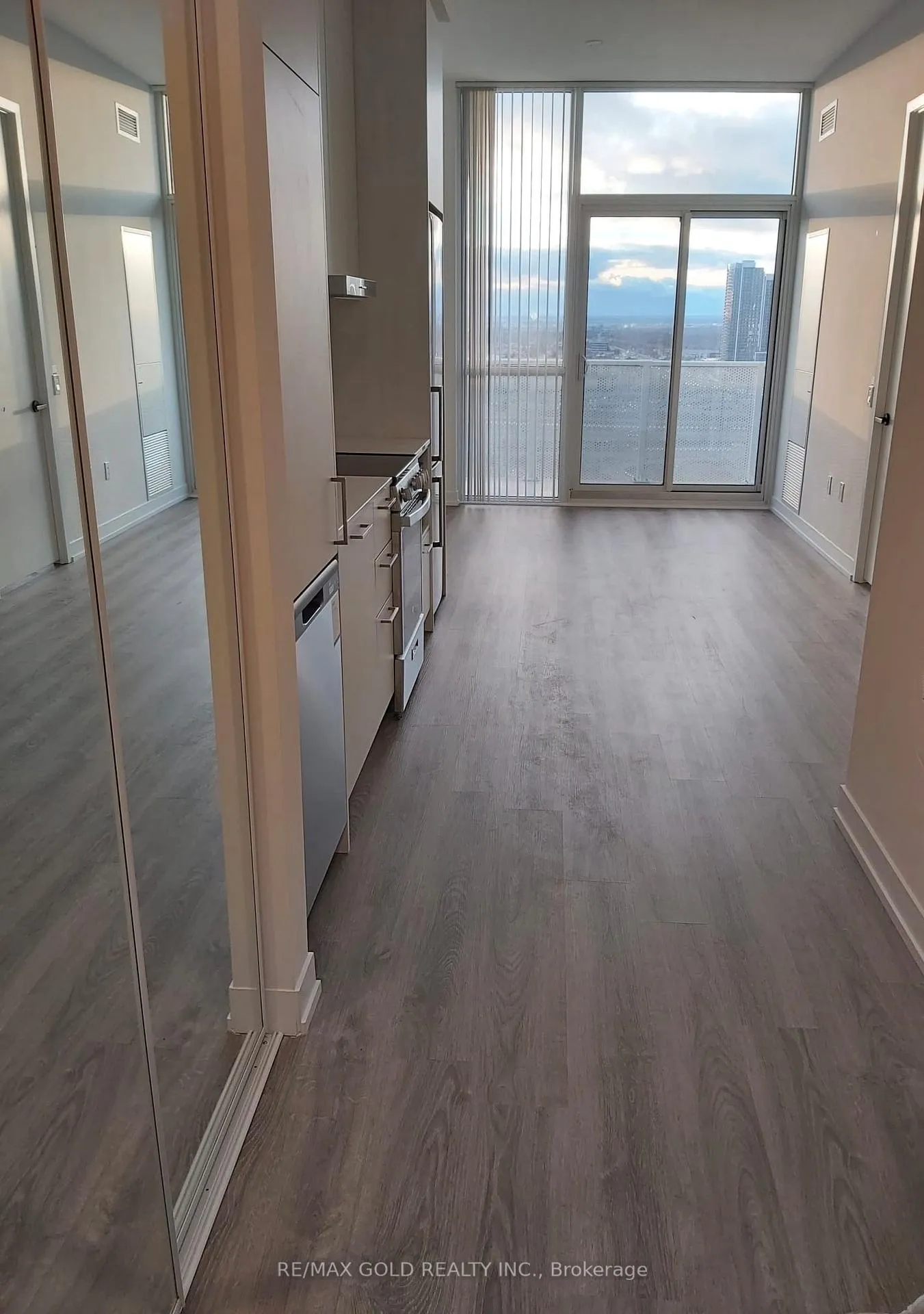 Photo 4 of Unit 2108, 195 Commerce Street, Vaughan, Vaughan Corporate Centre — HOMEH