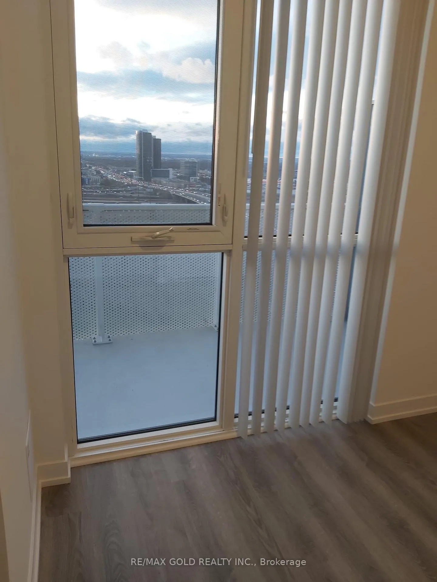Photo 9 of Unit 2108, 195 Commerce Street, Vaughan, Vaughan Corporate Centre — HOMEH