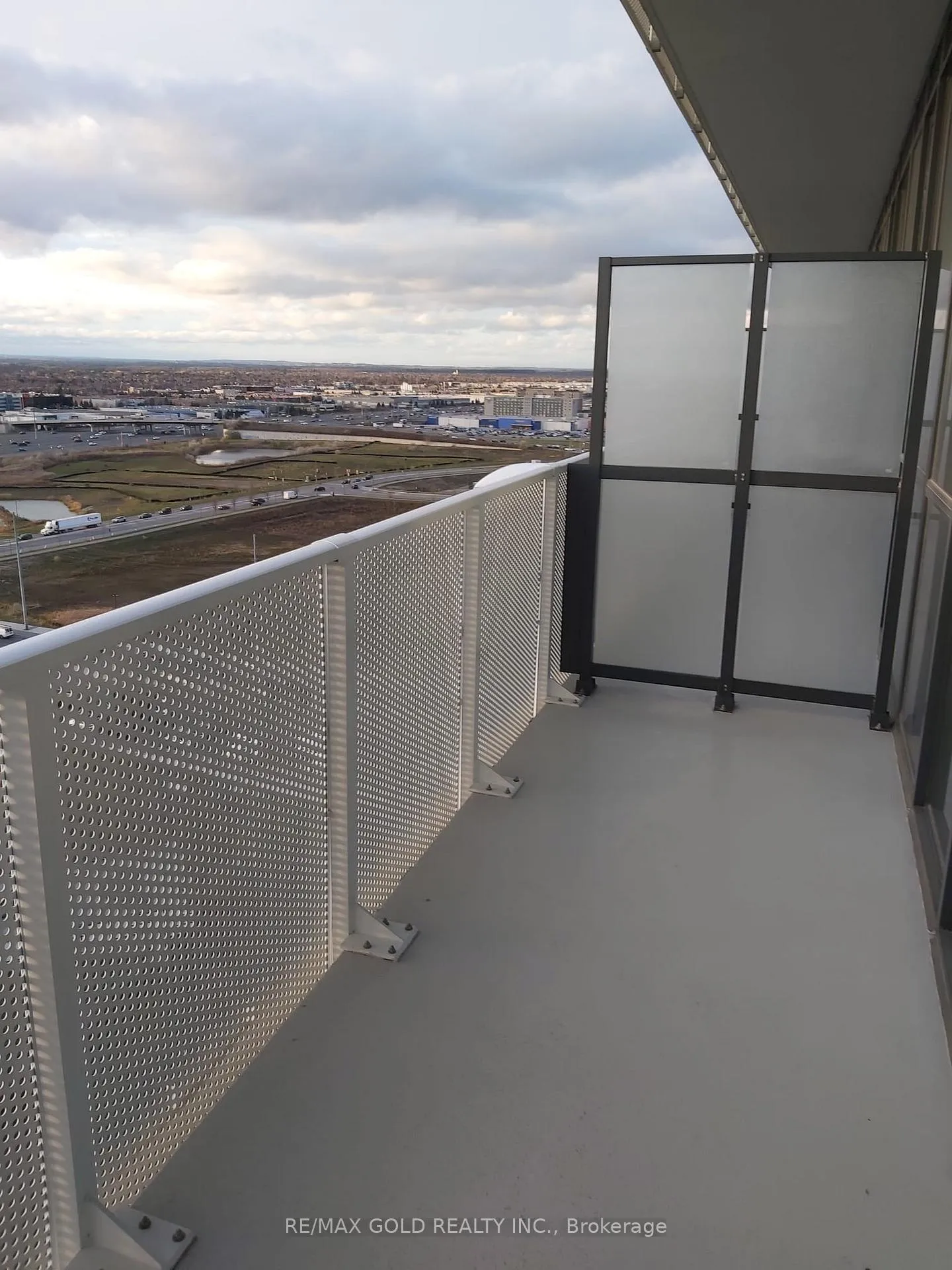 Photo 15 of Unit 2108, 195 Commerce Street, Vaughan, Vaughan Corporate Centre — HOMEH