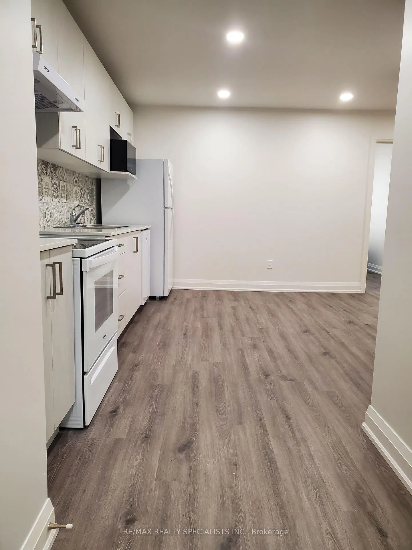 Photo 2 of Unit 304, 307 King Street E, Hamilton, Beasley — HOMEH