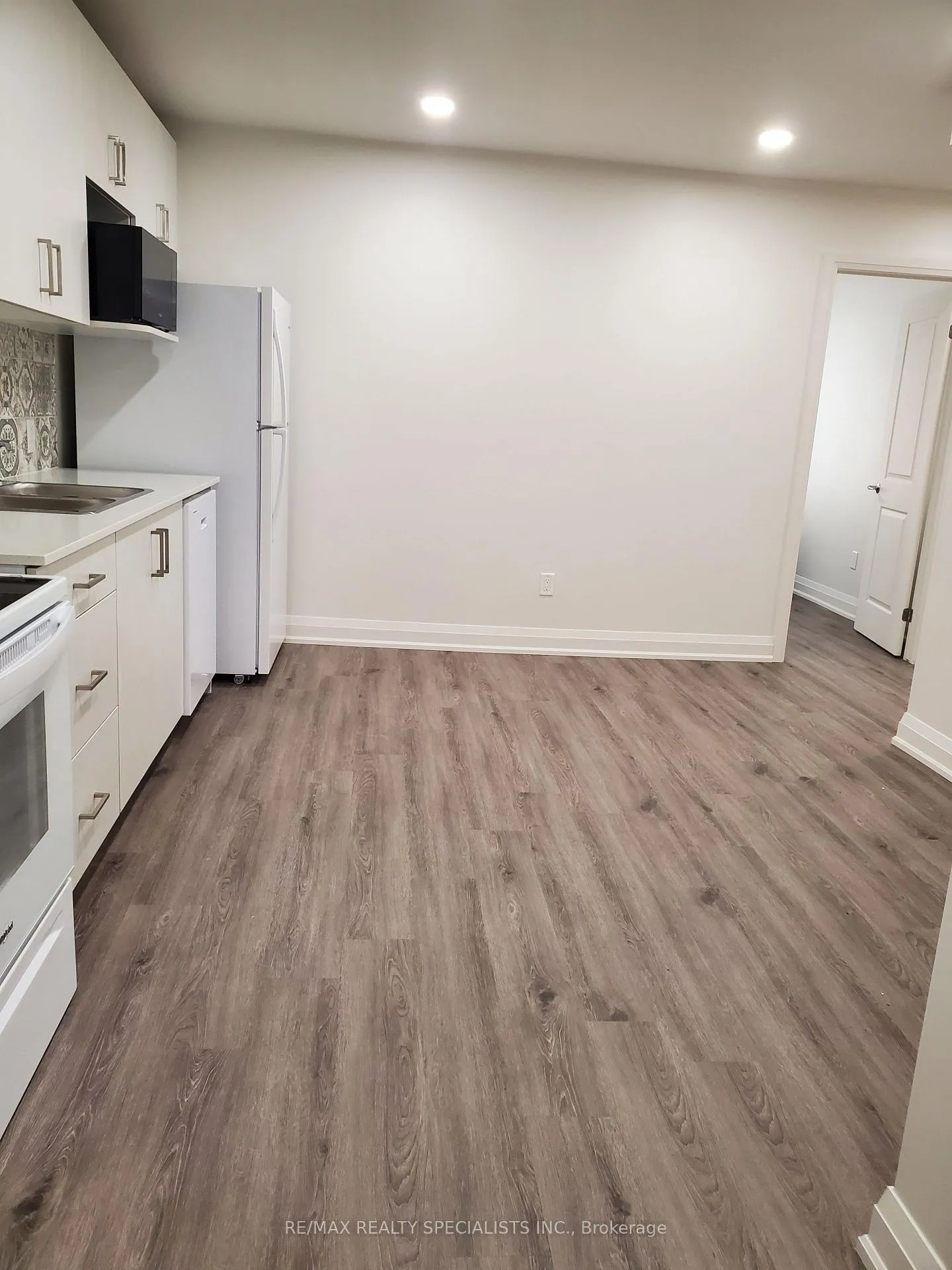 Photo 3 of Unit 304, 307 King Street E, Hamilton, Beasley — HOMEH