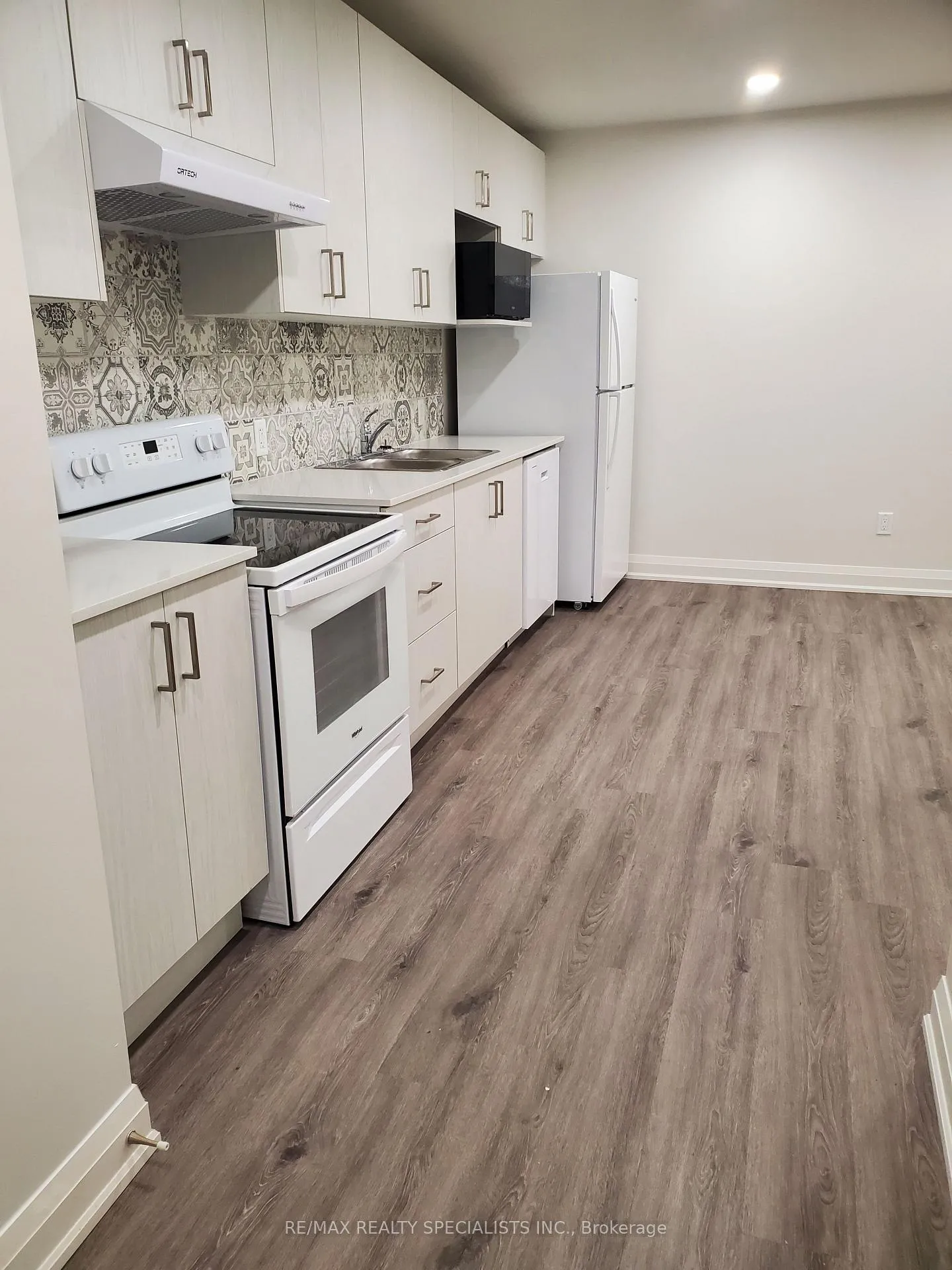 Photo 4 of Unit 304, 307 King Street E, Hamilton, Beasley — HOMEH