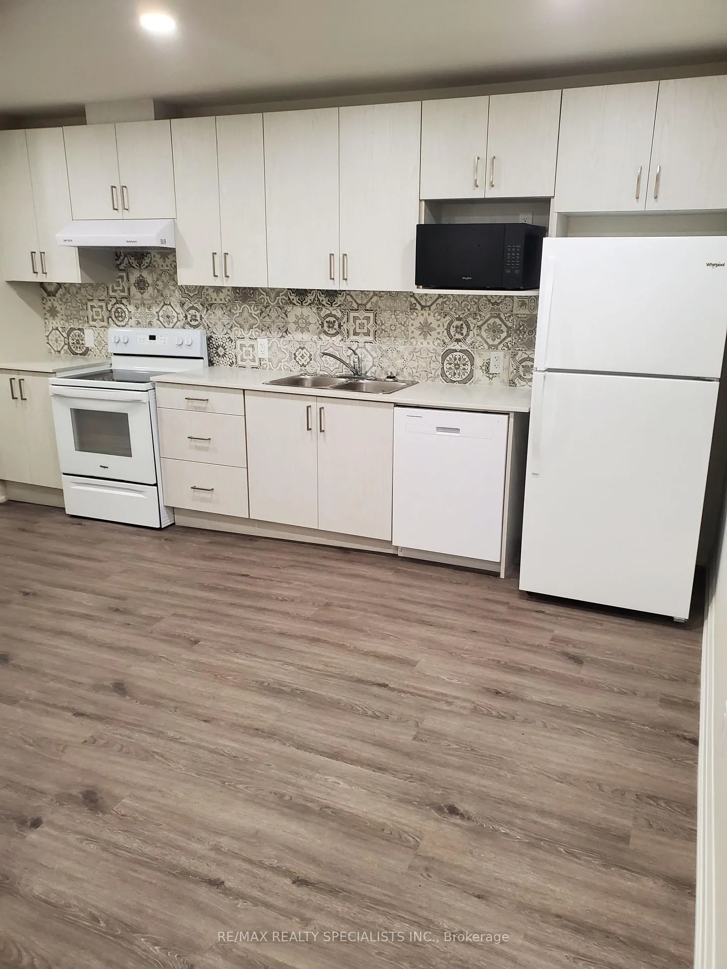 Photo 5 of Unit 304, 307 King Street E, Hamilton, Beasley — HOMEH