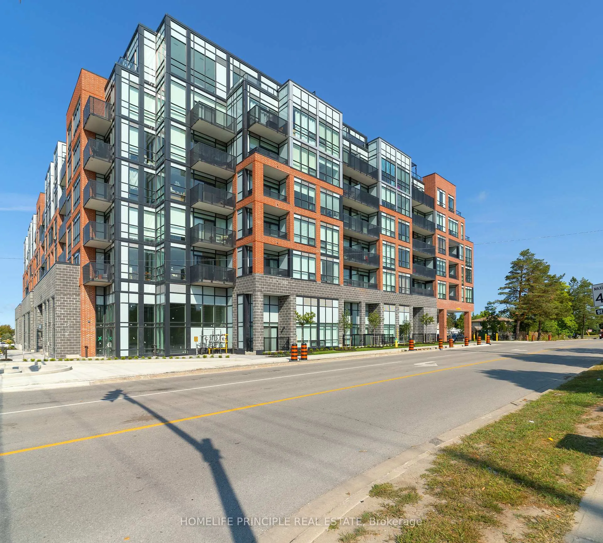 Photo 2 of Unit 511, 681 Yonge Street, Barrie, Painswick South — HOMEH