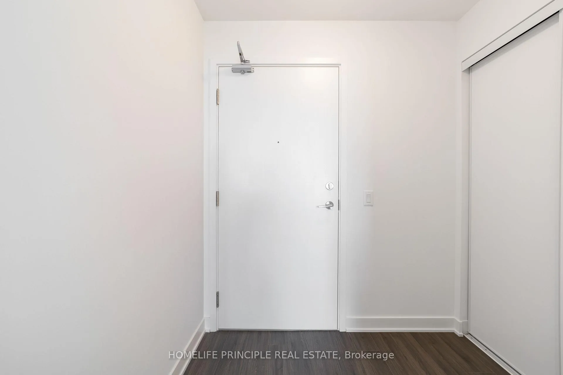 Photo 6 of Unit 511, 681 Yonge Street, Barrie, Painswick South — HOMEH