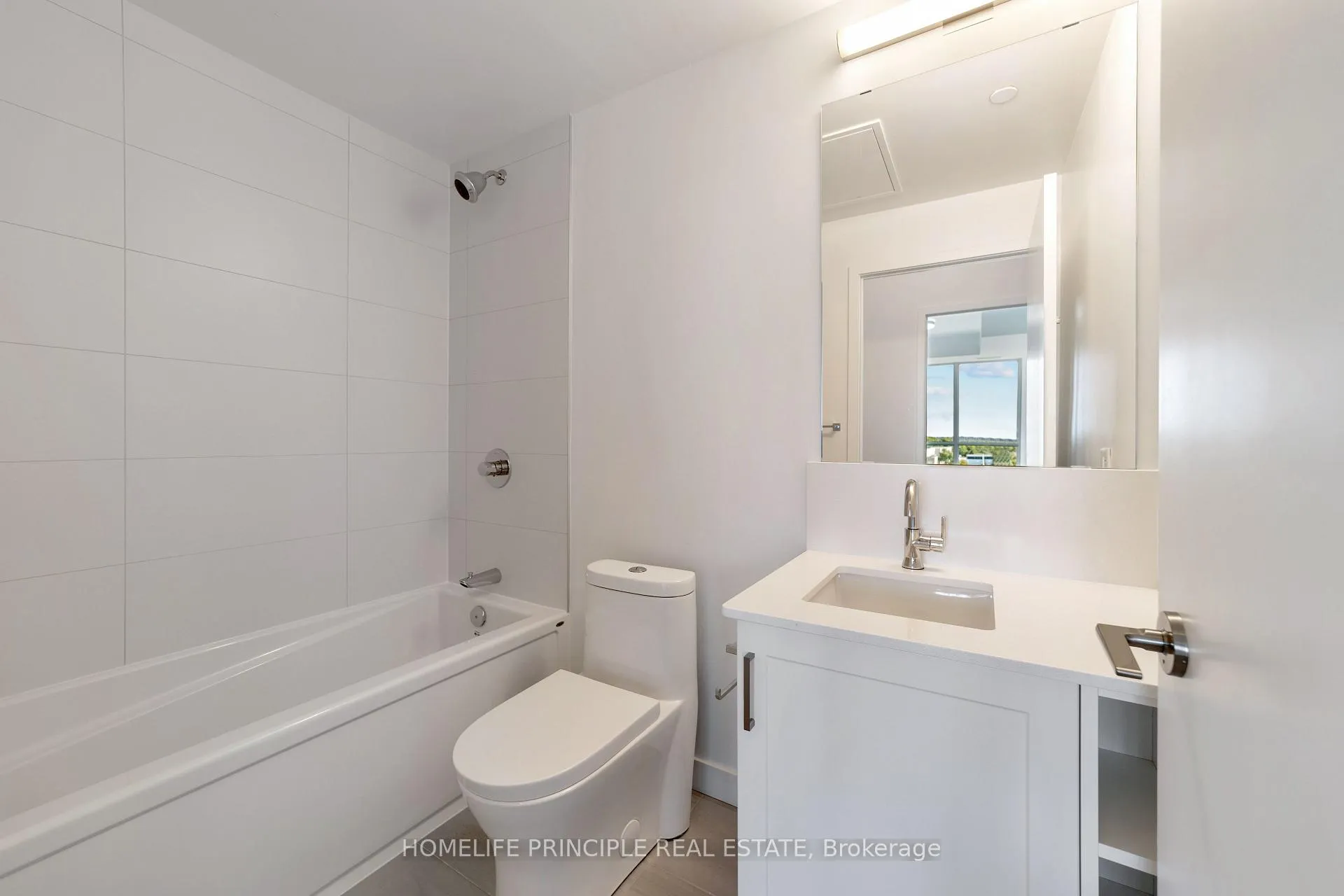 Photo 19 of Unit 511, 681 Yonge Street, Barrie, Painswick South — HOMEH
