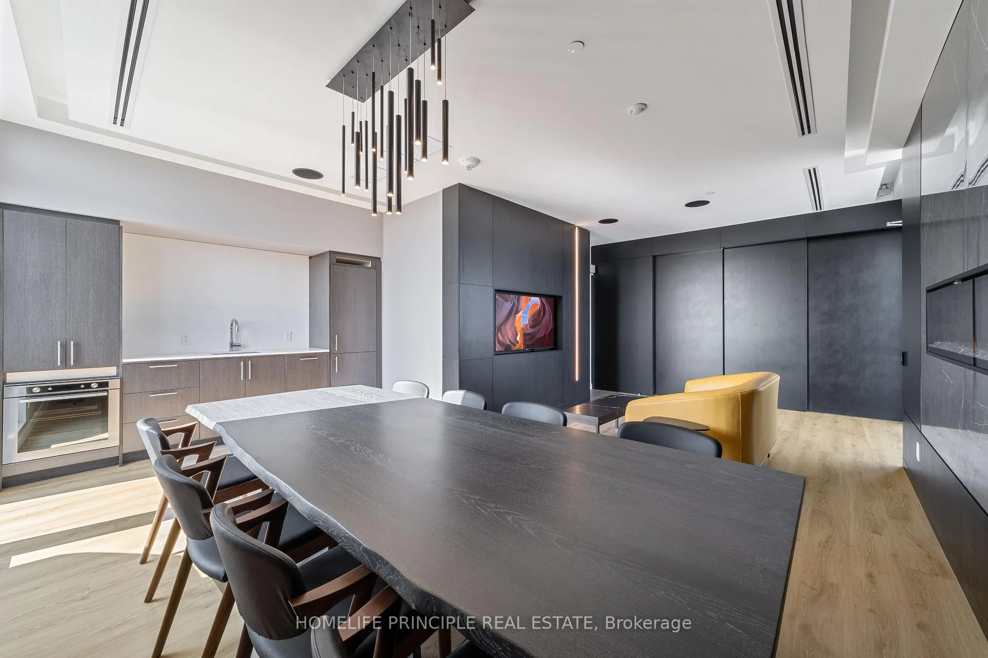 Photo 29 of Unit 511, 681 Yonge Street, Barrie, Painswick South — HOMEH
