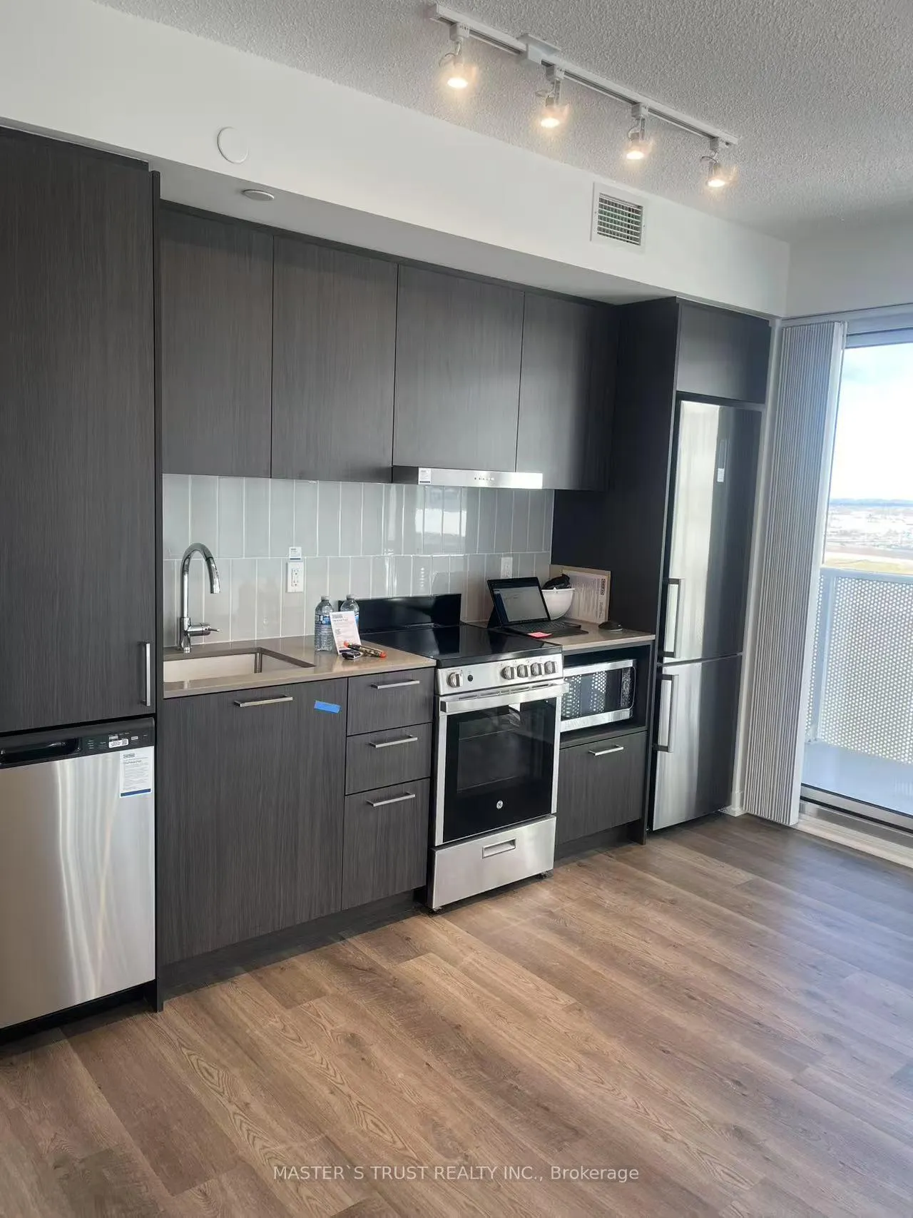 Photo 7 of Unit 1715, 195 Commerce Street S, Vaughan, Vaughan Corporate Centre — HOMEH
