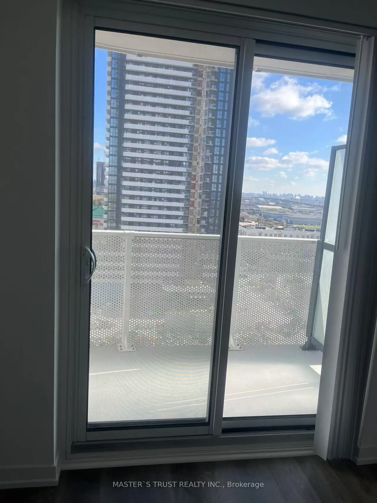 Photo 8 of Unit 1715, 195 Commerce Street S, Vaughan, Vaughan Corporate Centre — HOMEH