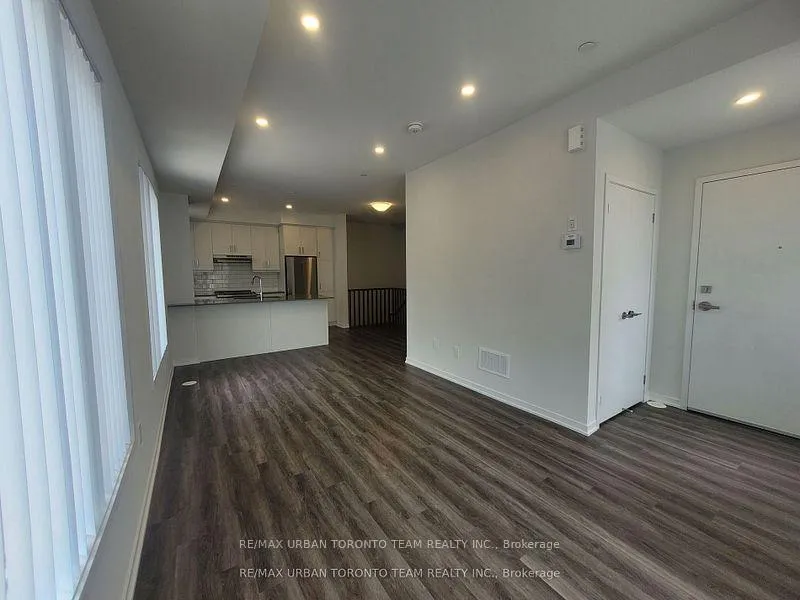 Photo 4 of Unit 171, 151 Honeycrisp Cres, Vaughan, Vaughan Corporate Centre — HOMEH