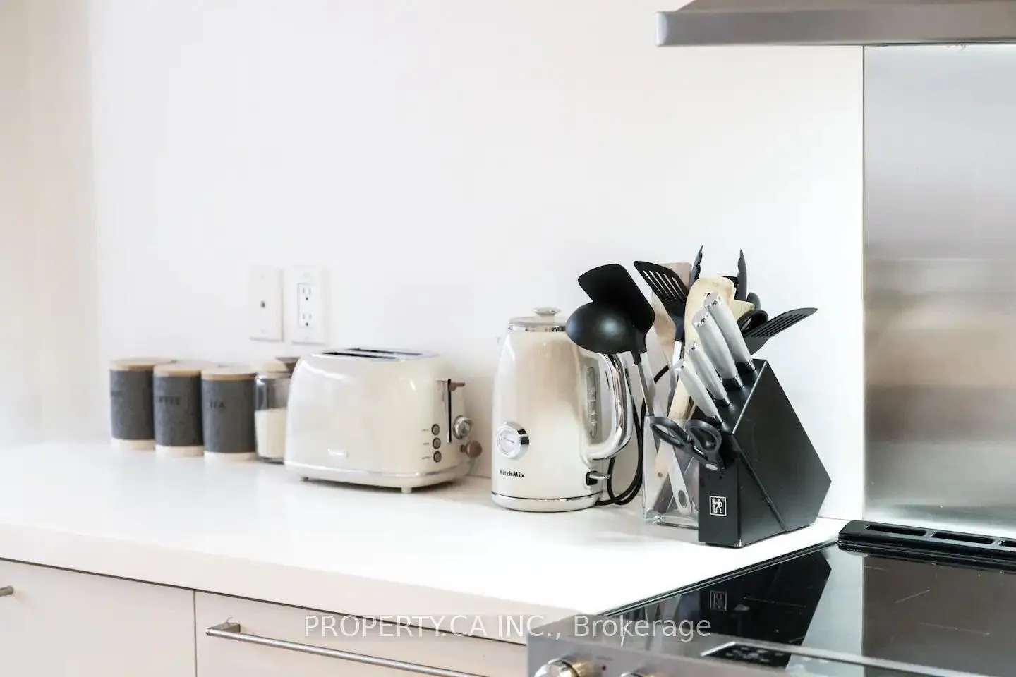 Photo 7 of Unit 308, 160 Bedford Road, Toronto, The Annex — HOMEH