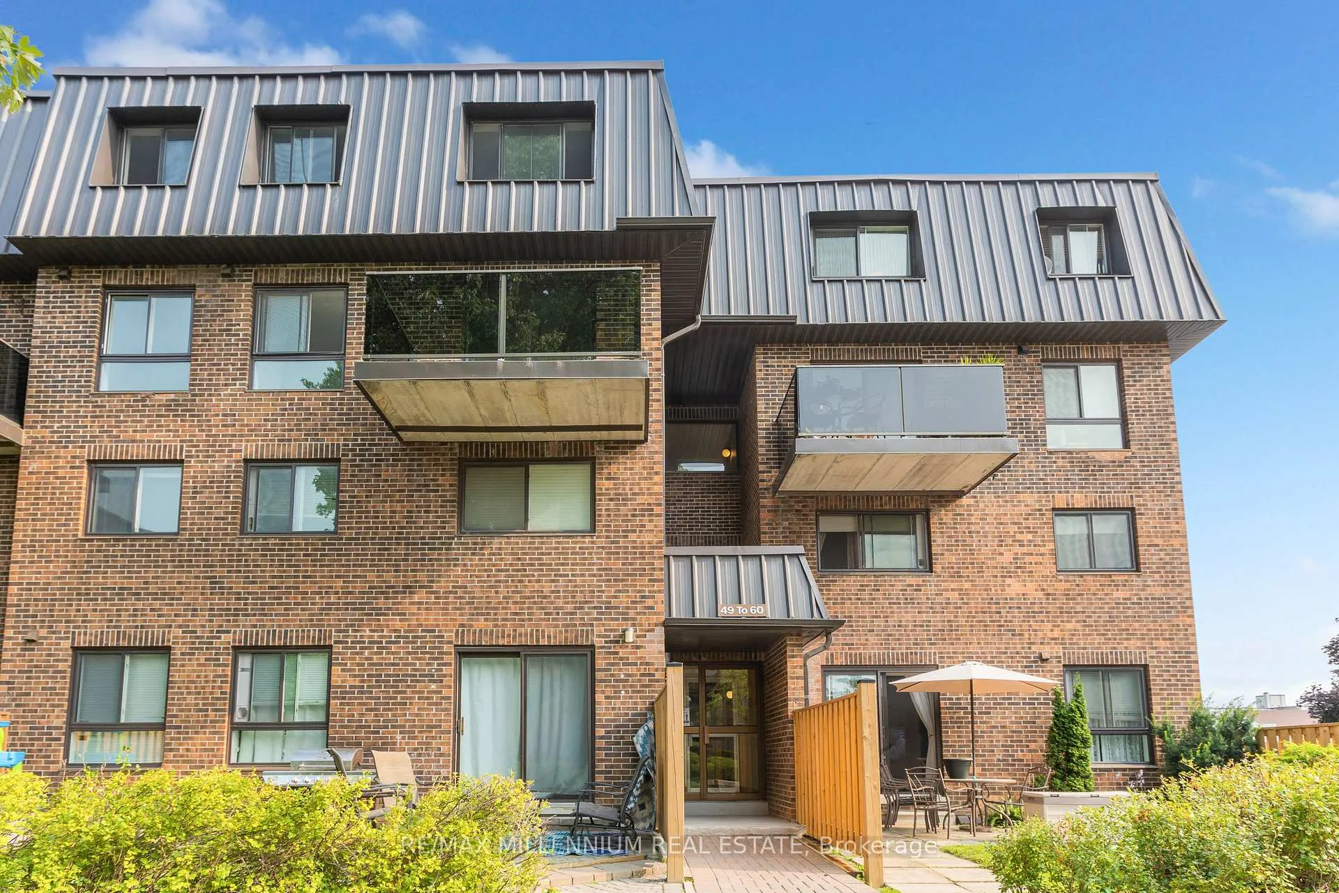 Photo 2 of Unit 57, 53 Taunton Road E, Oshawa, Centennial — HOMEH