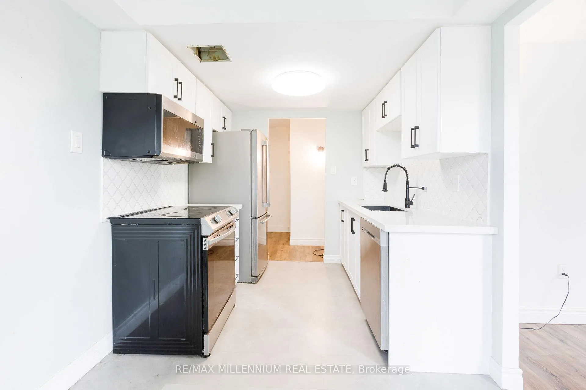 Photo 3 of Unit 57, 53 Taunton Road E, Oshawa, Centennial — HOMEH