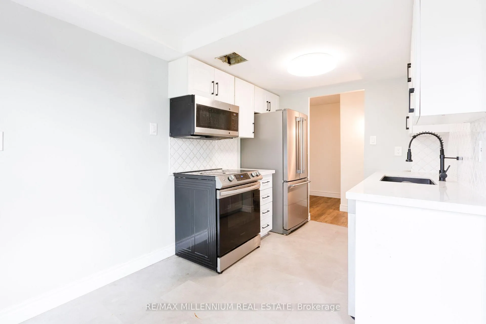 Photo 5 of Unit 57, 53 Taunton Road E, Oshawa, Centennial — HOMEH