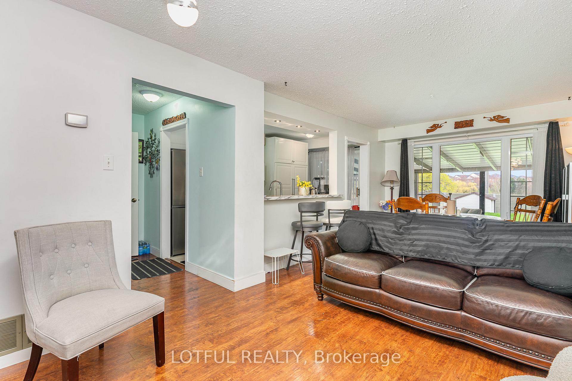 Photo 5 of 134 Royal Salisbury Way, Brampton, Madoc — HOMEH
