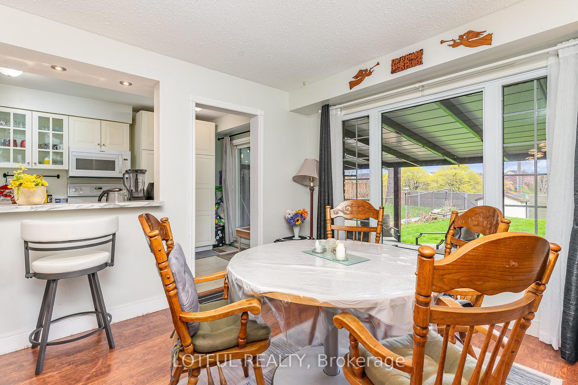 Photo 9 of 134 Royal Salisbury Way, Brampton, Madoc — HOMEH