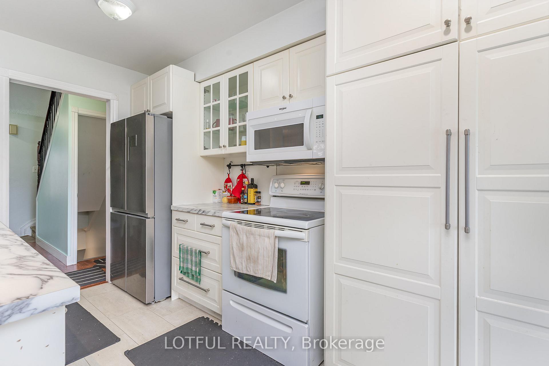 Photo 13 of 134 Royal Salisbury Way, Brampton, Madoc — HOMEH