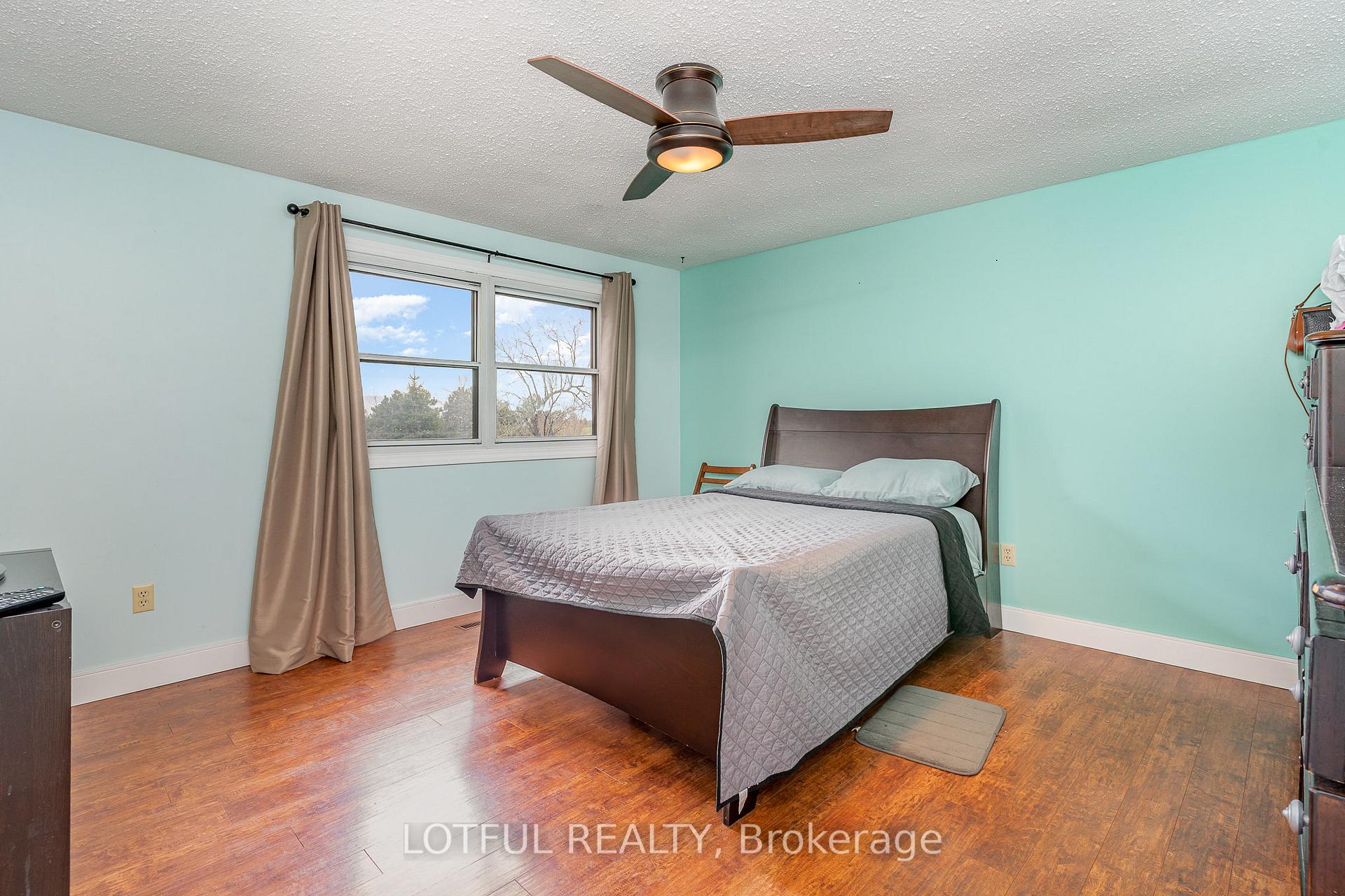 Photo 15 of 134 Royal Salisbury Way, Brampton, Madoc — HOMEH