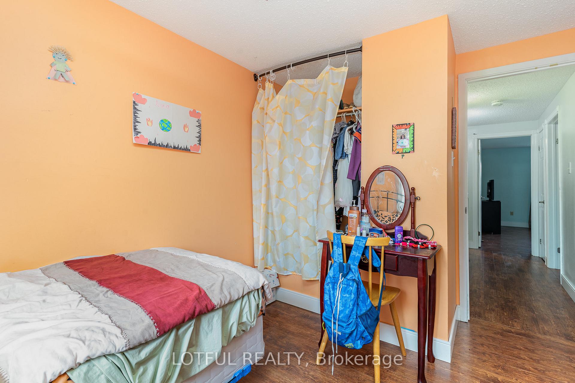 Photo 18 of 134 Royal Salisbury Way, Brampton, Madoc — HOMEH