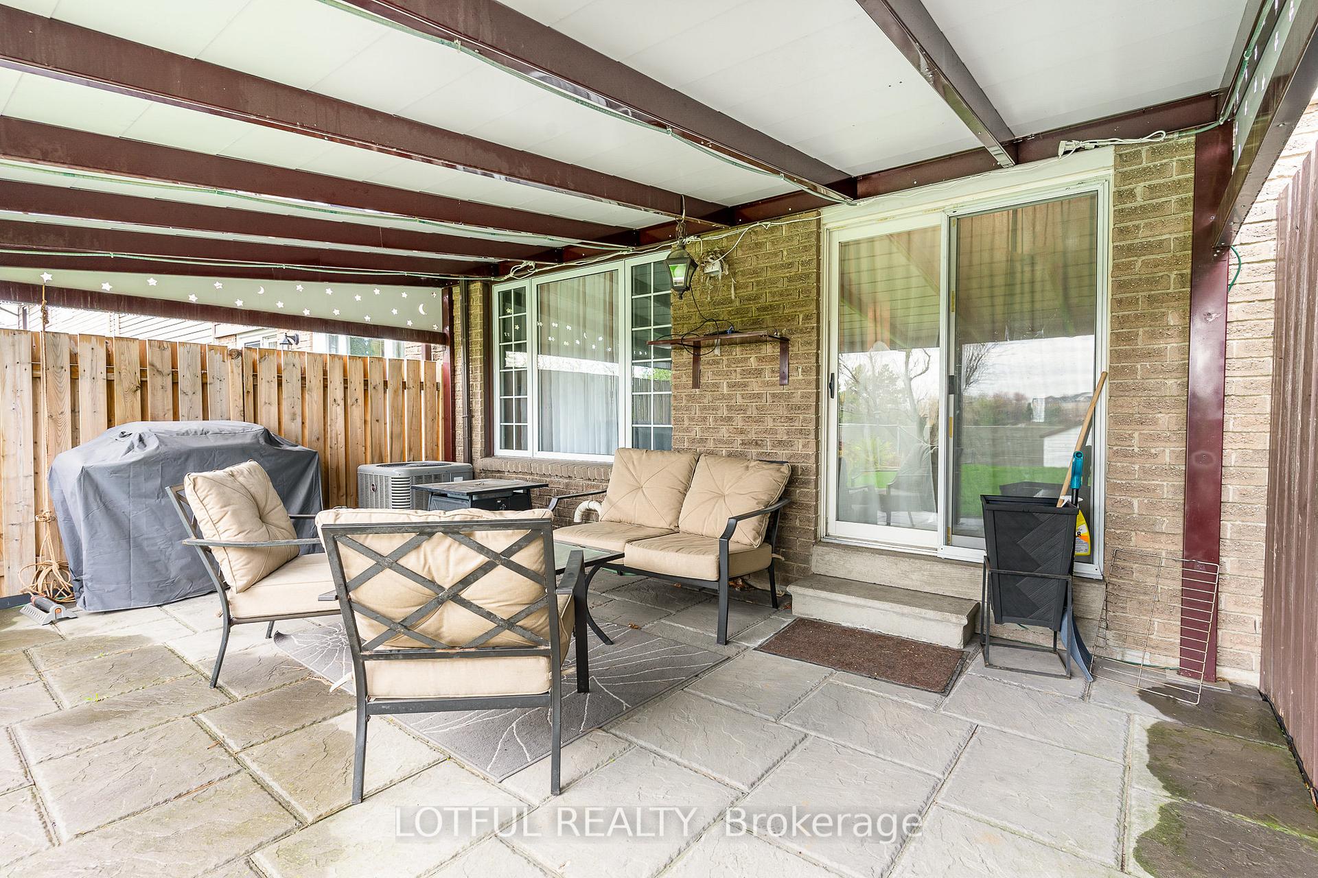 Photo 24 of 134 Royal Salisbury Way, Brampton, Madoc — HOMEH