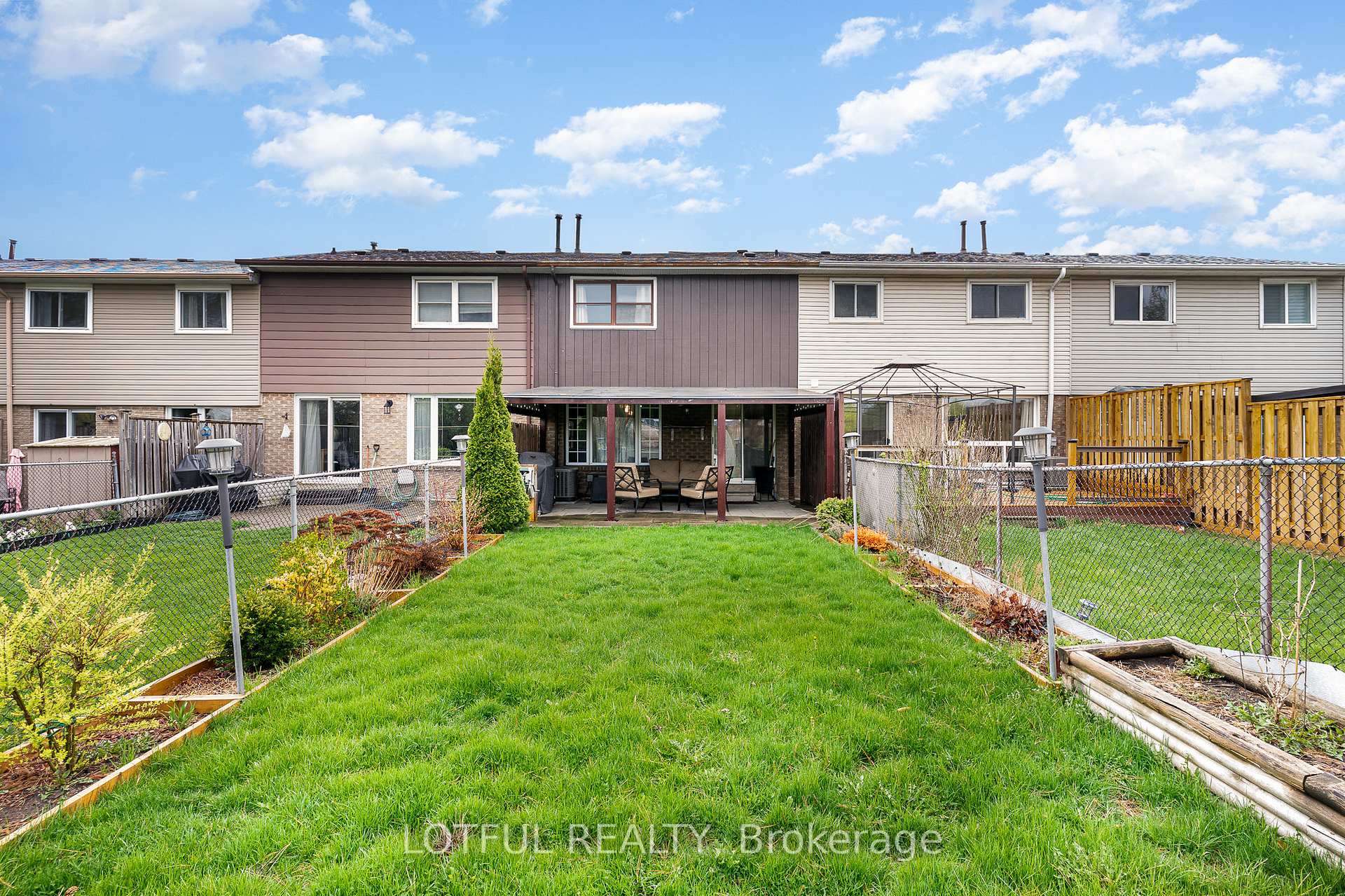Photo 26 of 134 Royal Salisbury Way, Brampton, Madoc — HOMEH